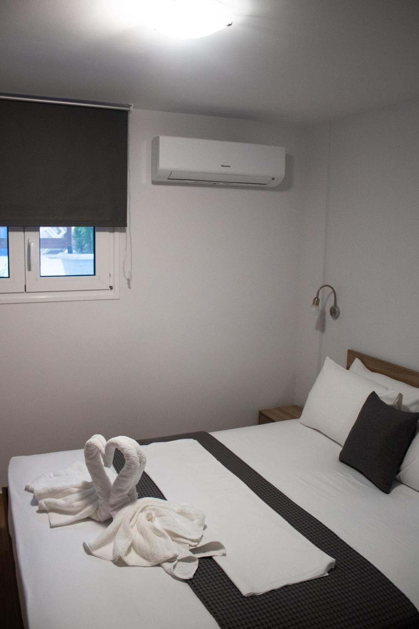 Giakost Apartments V Near Airport Artemida  Ngoại thất bức ảnh