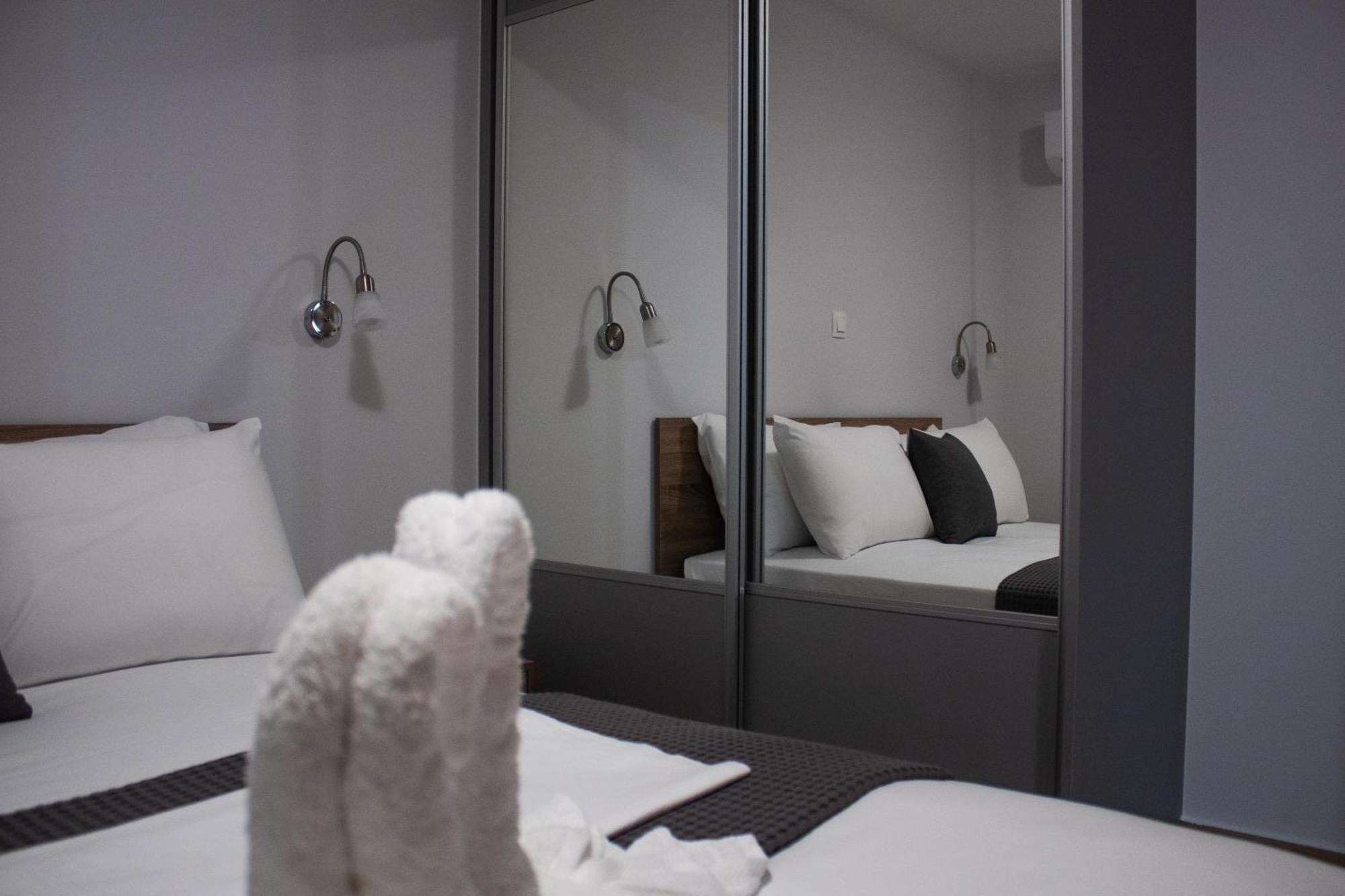 Giakost Apartments V Near Airport Artemida  Ngoại thất bức ảnh