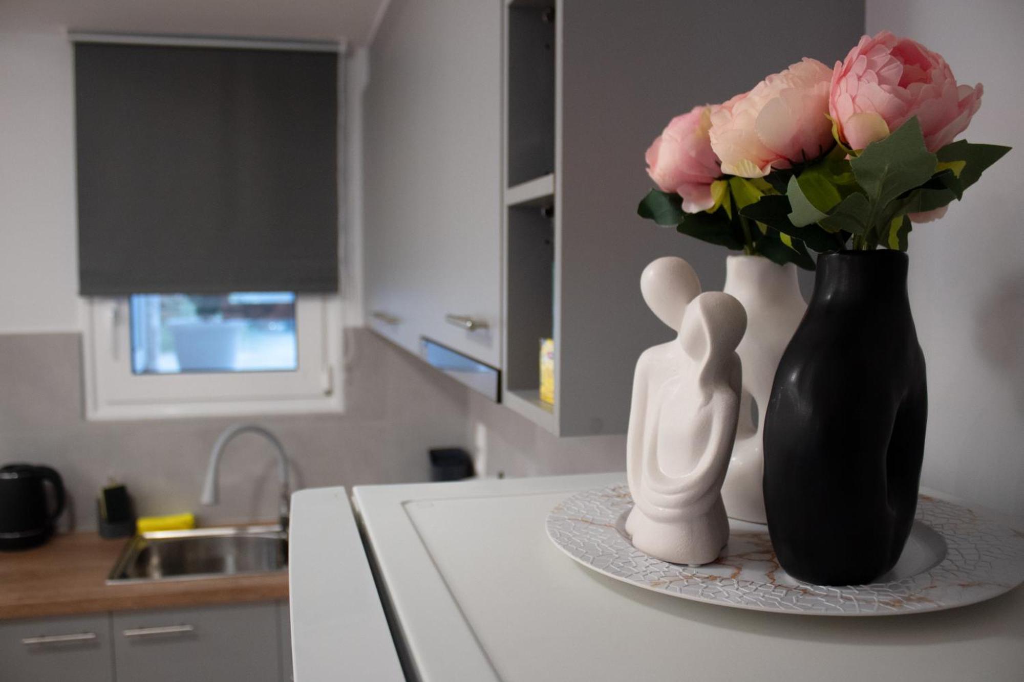 Giakost Apartments V Near Airport Artemida  Ngoại thất bức ảnh